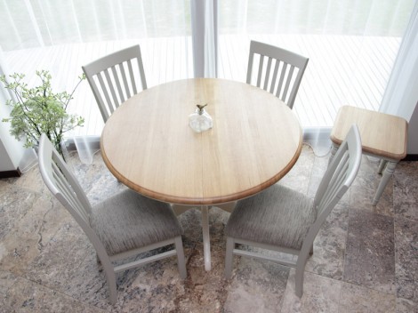 WELLS Huntingdon Dining range Round extending single pedestal table